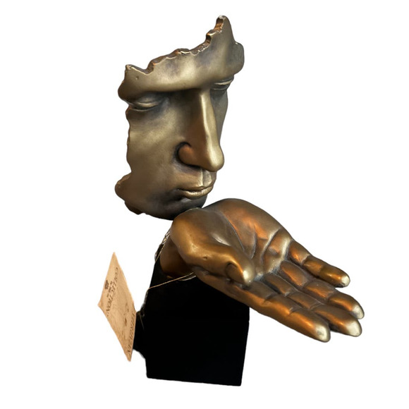 VITRUVIAN COLLECTION BLOWING A KISS INSPIRED BY LEONARDO DA VINCI VITRUVIAN MAN - Picture 7 of 12